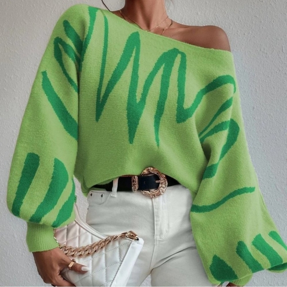 . Sweaters - graphic print lantern sleeve sweater green